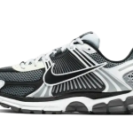 Nike Zoom Vomero 5 SE Dark Grey Black White