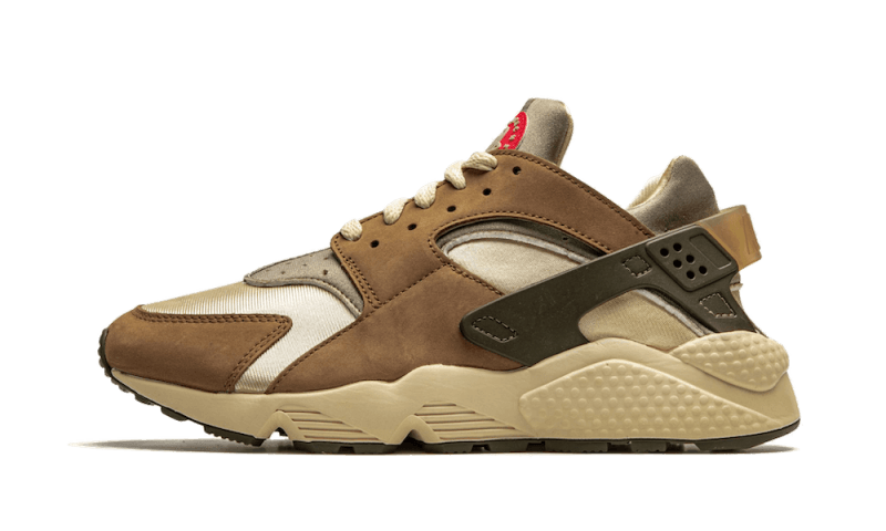 DD1381-200_1 Nike Stussy Air Huarache Desert Oak - Image 1