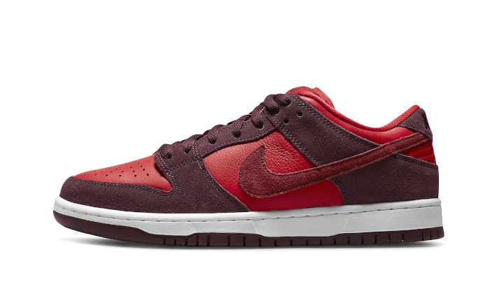 DM0807-600_1 Nike SB Dunk Low Cherry - Image 1