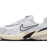 Nike V2K Run Metallic Silver