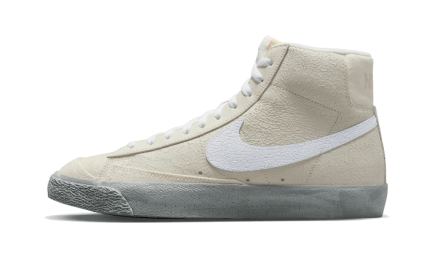 Nike Blazer Mid '77 EMB Summit White
